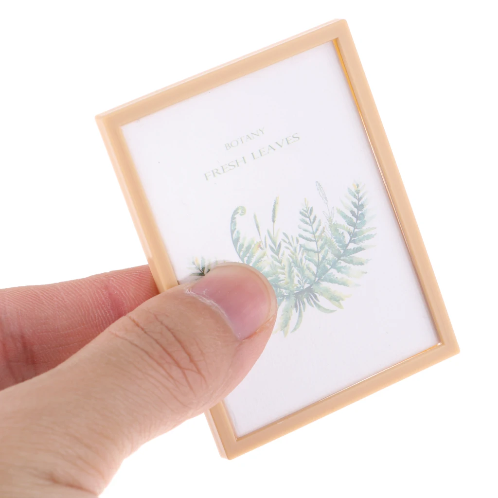 

Miniature Resin Photo Frame With Picture, 1/12 Dollhouse Living Room Bedroom Decoration (A) Miniature Dollhouse Accessories