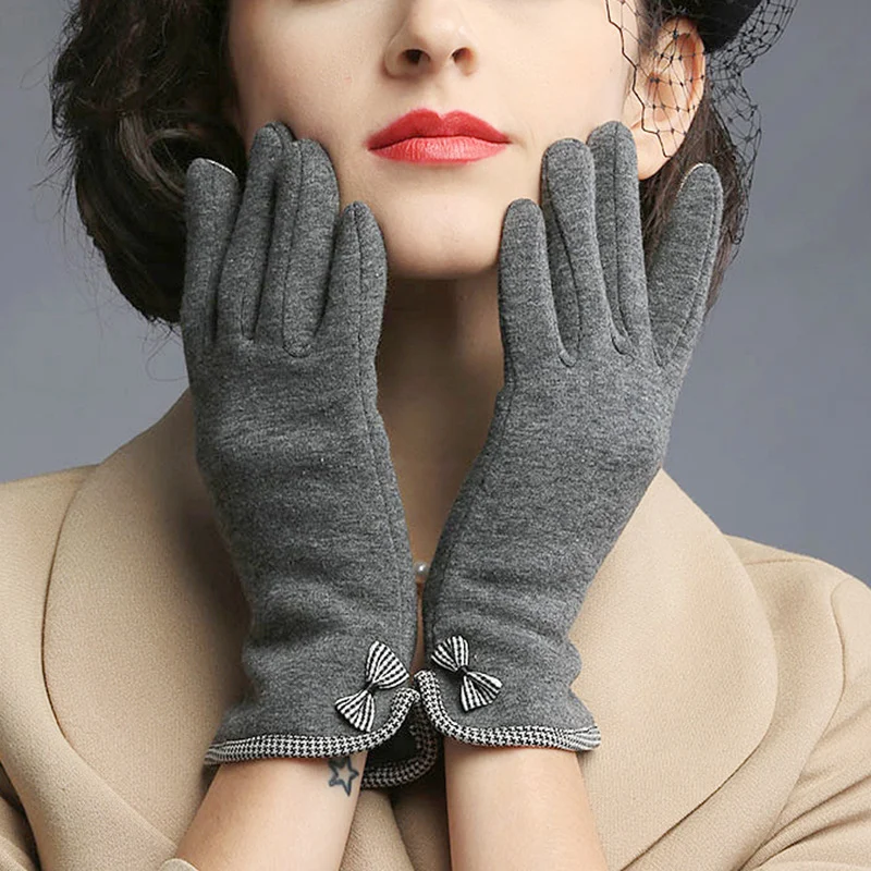 

Fashion Female Winter Gloves Soft Flannel Warm Korean Version Of The Cute Bow Repair Hand Autumn And Winter Ladies Gloves 0262