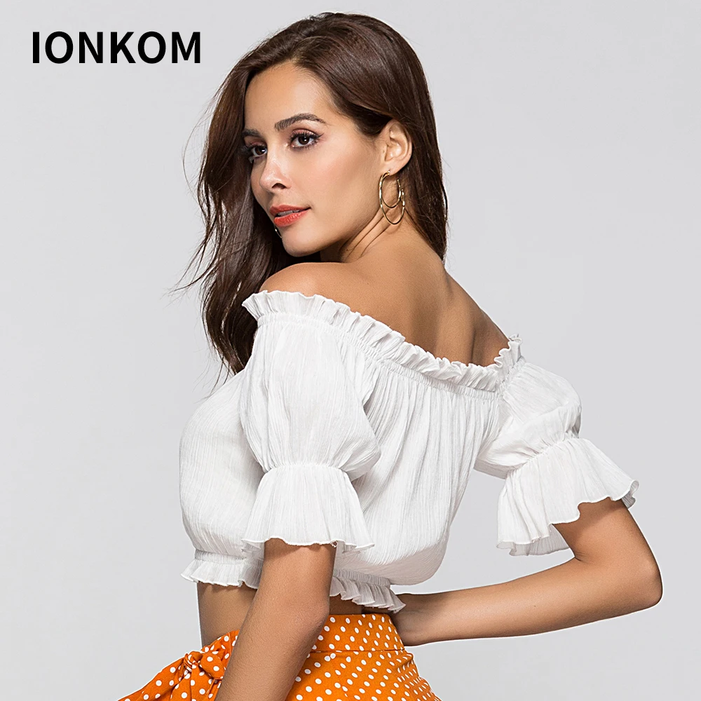Женский укороченный топ с оборками IONKOM белая однотонная рубашка открытыми