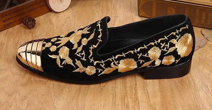 Мужские туфли на плоской подошве с золотым верхом и принтом роскошные модные