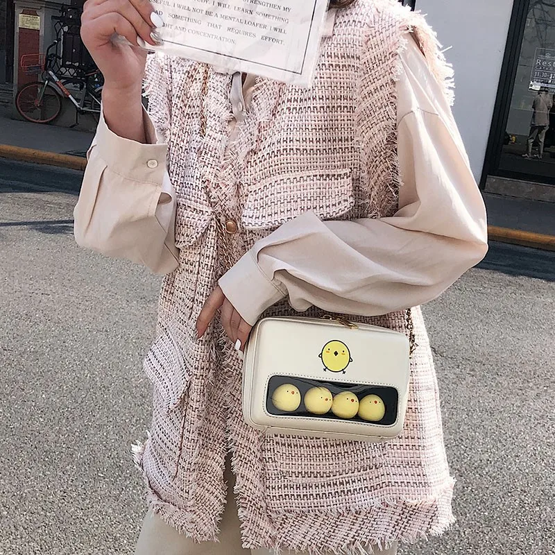 Женская квадратная сумка на цепочке весенне летний саквояж плечо в виде милых