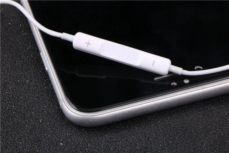 Спорт-вкладыши Музыка наушники с Mircrophone наушники металлическая конструкция 3,5 мм проводные наушники для всех мобильных телефонов MP3 MP4 Ноутбук игровой