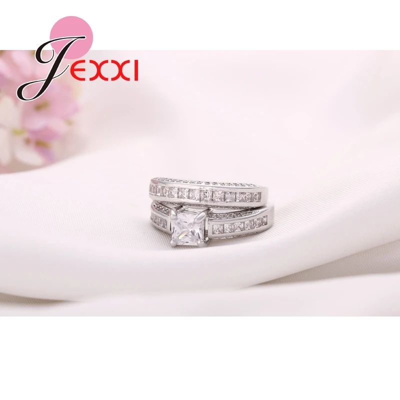 Женское кольцо с фианитом серебряное двойное на палец кубическим цирконием для