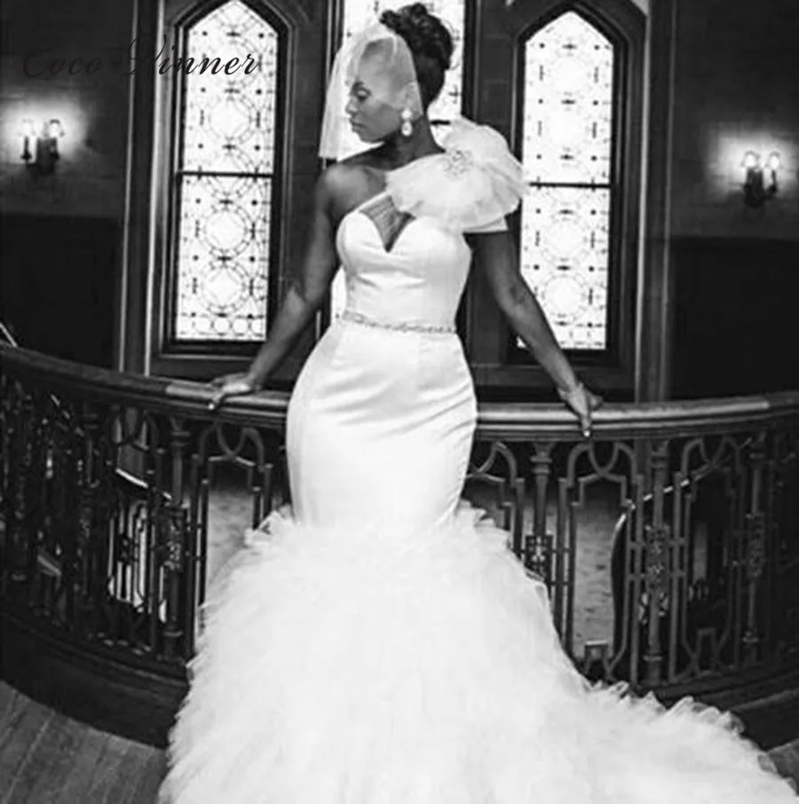 Атласные винтажные Свадебные платья на одно плечо с кисточками и кристаллами