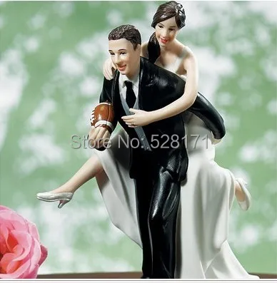 Бесплатная доставка Игривый футбольный свадебный торт Топпер Поли смола