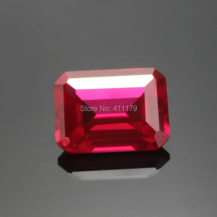Ограненные красными бриллиантами камни розовые красные качество AAA