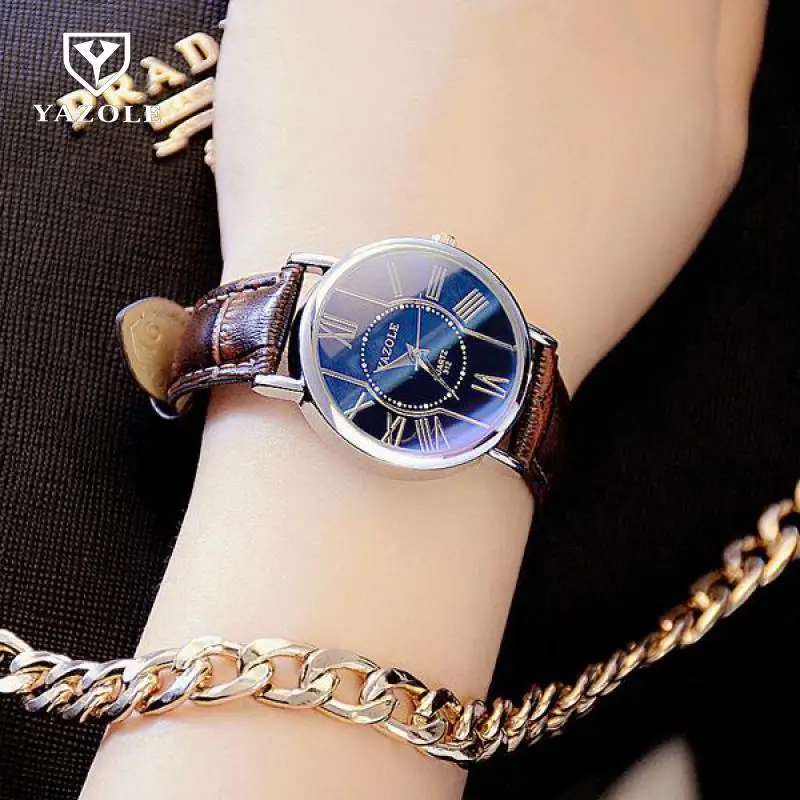 Классические часы от бренда yazole Rome с круглым циферблатом и кожаным кварцевым