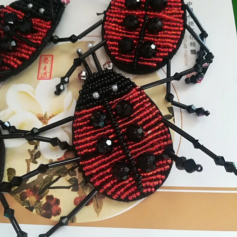 Бесплатная доставка хорошее качество ручная Красная божья коровка нашивка из