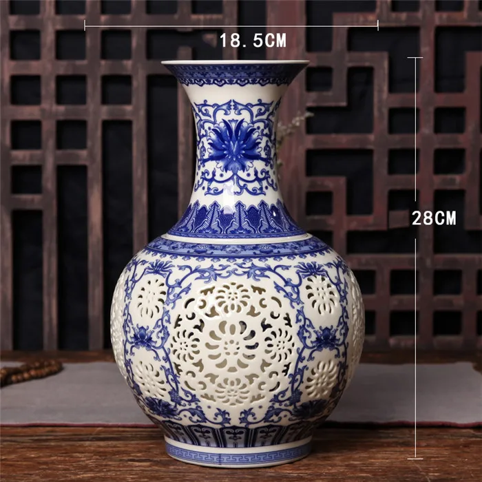 

Керамическая ваза Jingdezhen синяя и белая