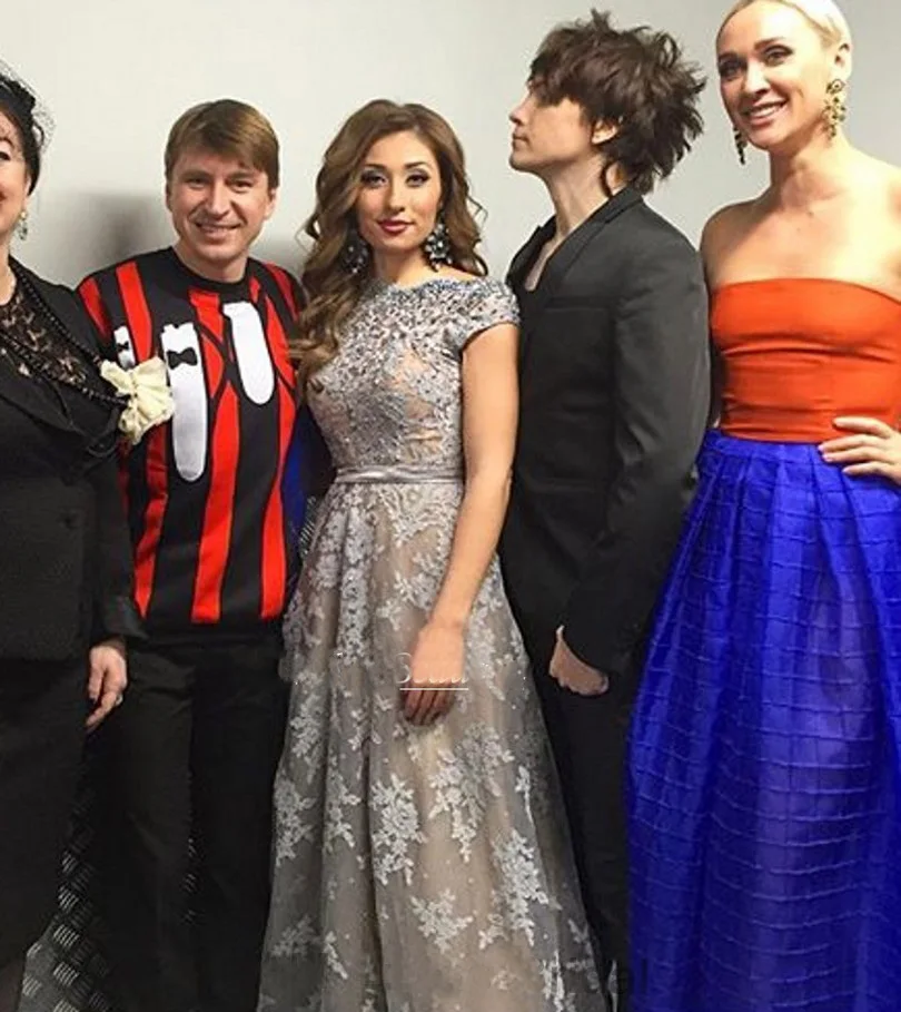 Мода Серый С Коротким Рукавом Кружева-line Пром Платья Высокая Шея Вечернее Платье