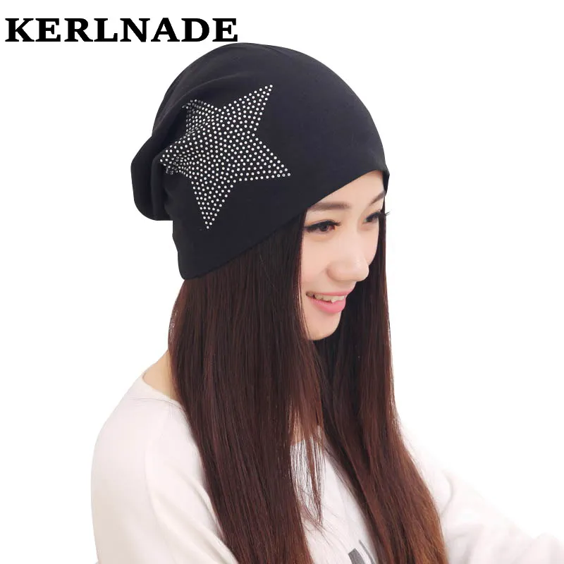 Женская шапочка с кристаллами зимняя дизайнерская блестящим узором