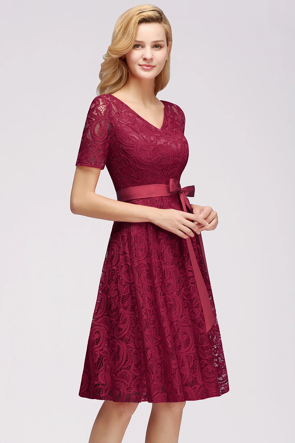 В Наличии Сексуальное элегантное бордовое кружевное короткое вечернее платье 2019