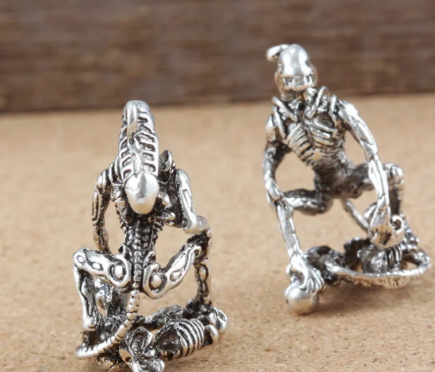 

10pcs Unusual skull charm Antique silver pendants 31x16x15mm8.5g Handmade Jewelry Making DIY Supplies European Alloy accessories