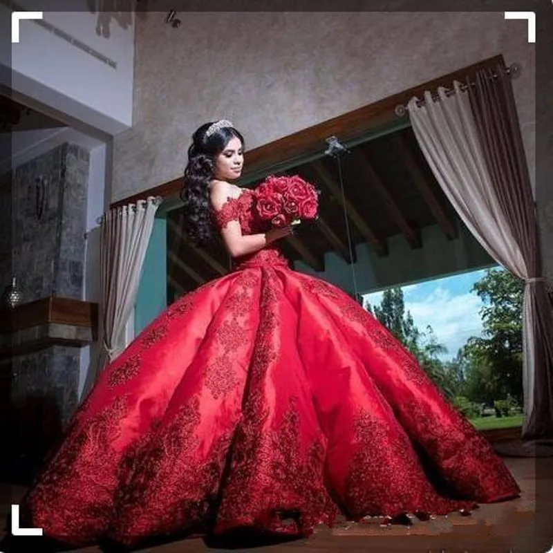 

Vintage Ball Gown Red Sweet 16 Quinceanera Dresses For Girls Satin Off Shoulder Appliques Long Prom Dresses Formal Party Gowns
