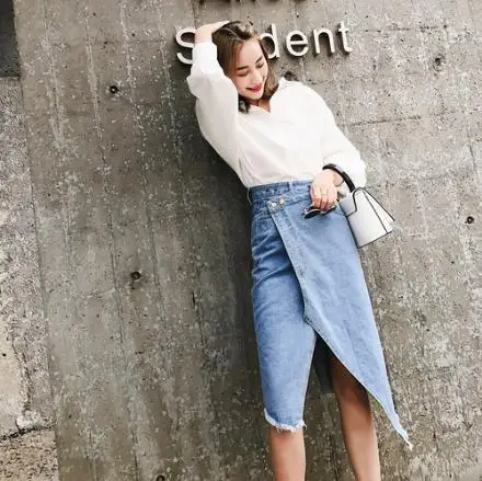 Женская джинсовая юбка с разрезом асимметричная трапециевидная средней длины