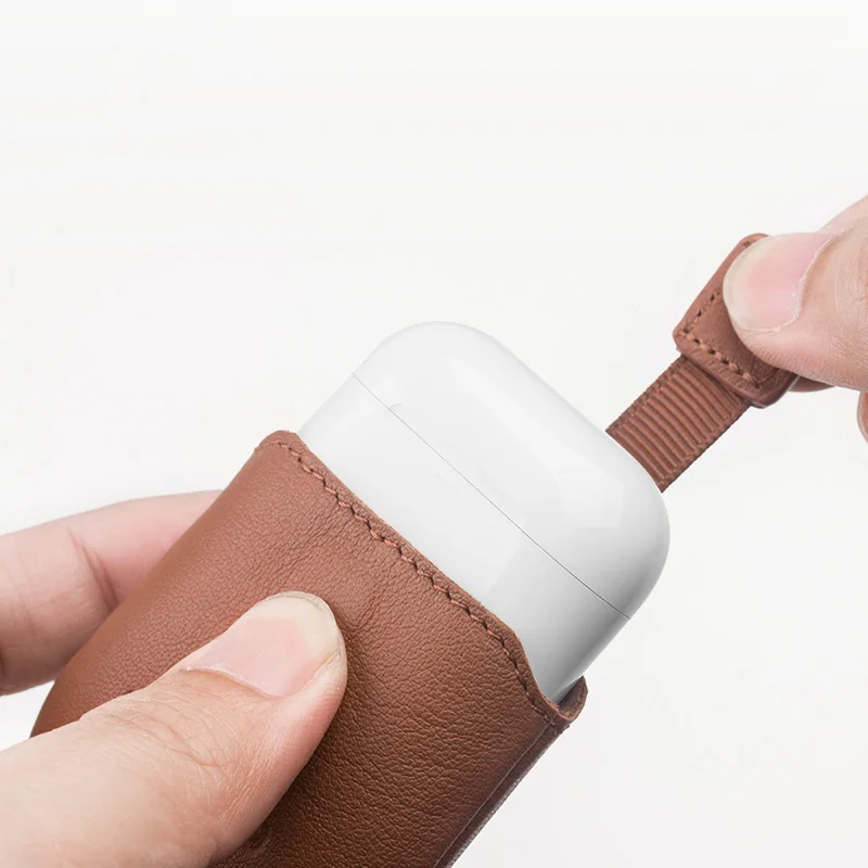 Чехол QIALINO из натуральной кожи для Apple AirPods Pro чехол с защитой от потери карманный
