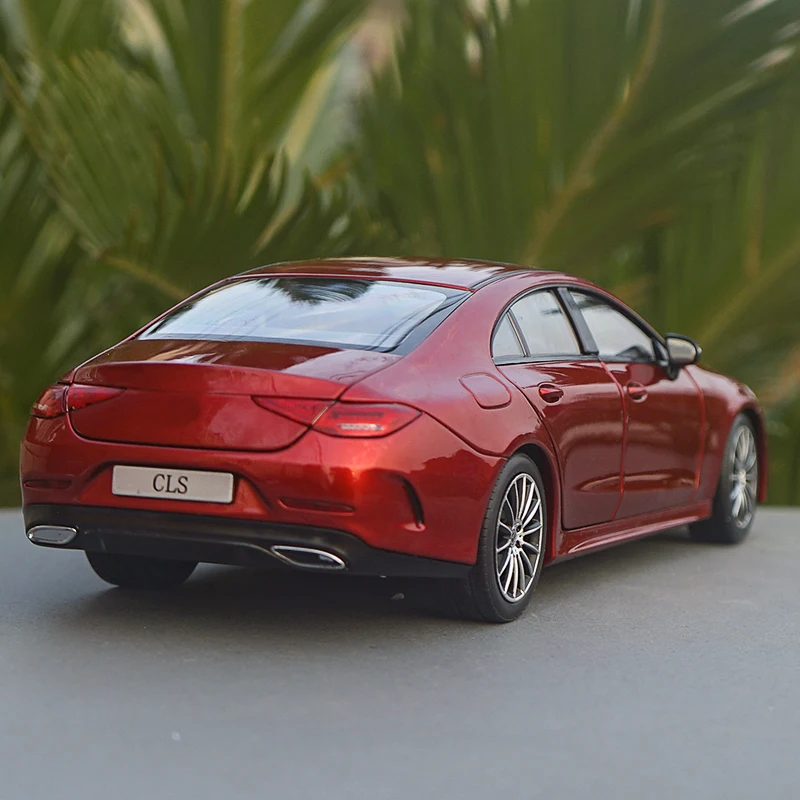 Новинка 1:18 CLS литая под давлением модель автомобиля красный автомобиль оригинальная коробка коллекция подарков
