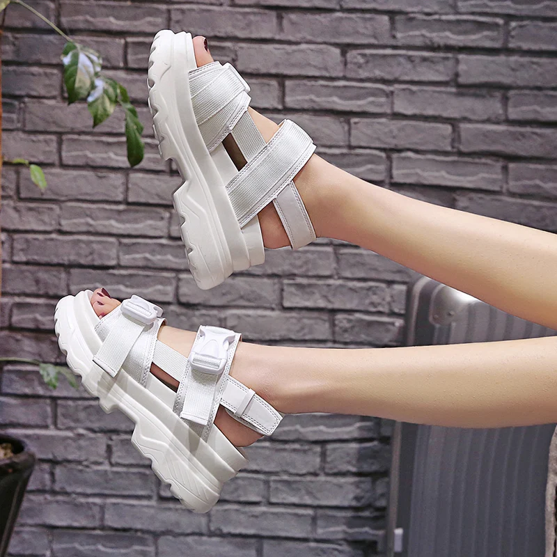 Женские сандалии 2020 модные сезон лето Кожаная обувь с пряжкой кроссовки 7 5 см