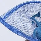 light blue Женская королевская Праздничная шляпка-Вуалетка заколка для волос необычные перья цветок Свадебная вечеринка шляпа элегантные женские петли аксессуары для волос XMF154 - Цвет: light blue