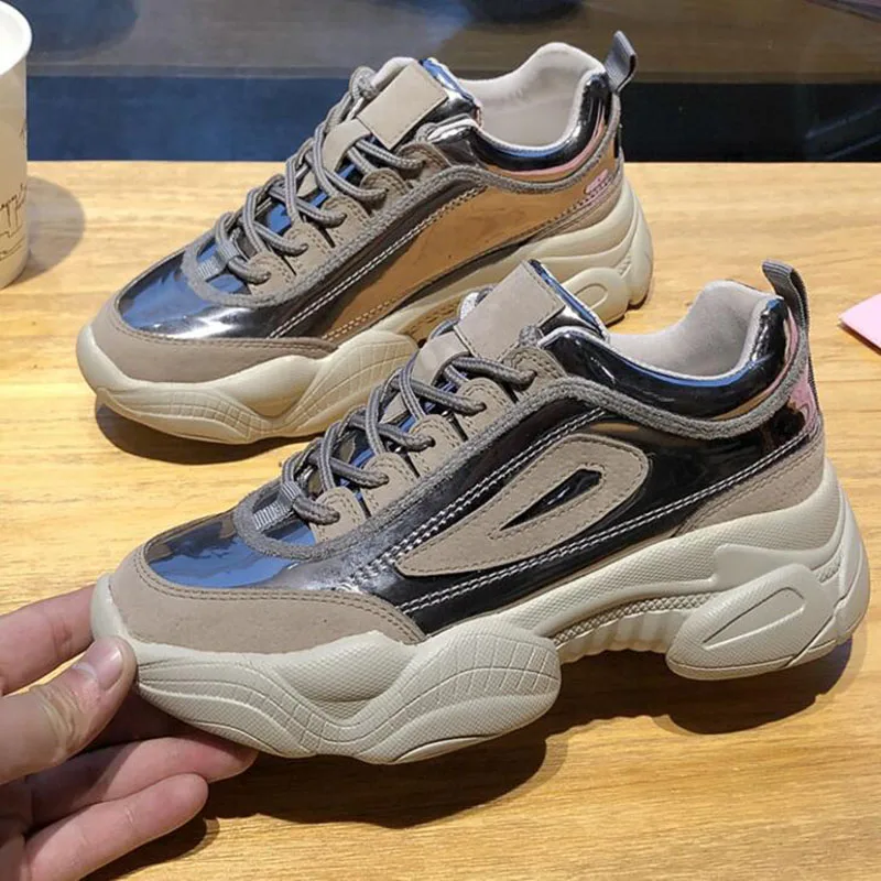 Женские кроссовки на платформе Chaussure модные из искусственной кожи толстой