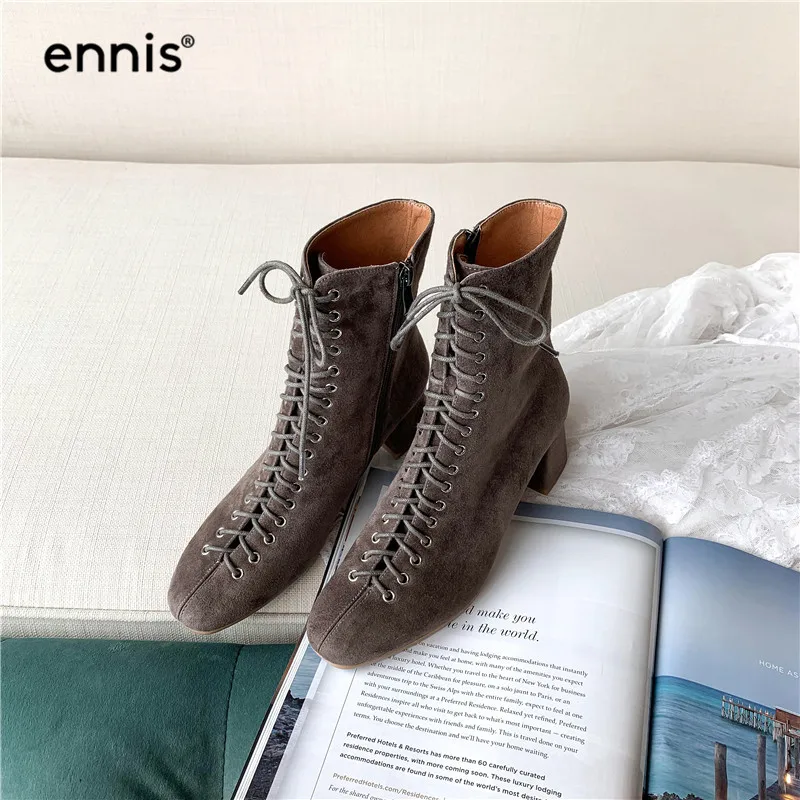 ENNIS/ г., женские ботинки на шнуровке кожаные замшевые ботильоны с круглым носком обувь на молнии на не сужающемся книзу массивном каблуке Новая модная женская обувь черного и коричневого цвета, A941