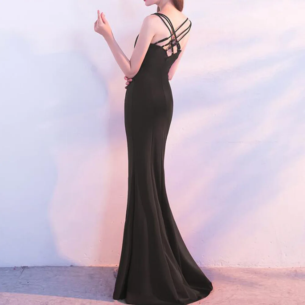 Женское длинное вечернее платье в стиле русалки с высоким разрезом красное