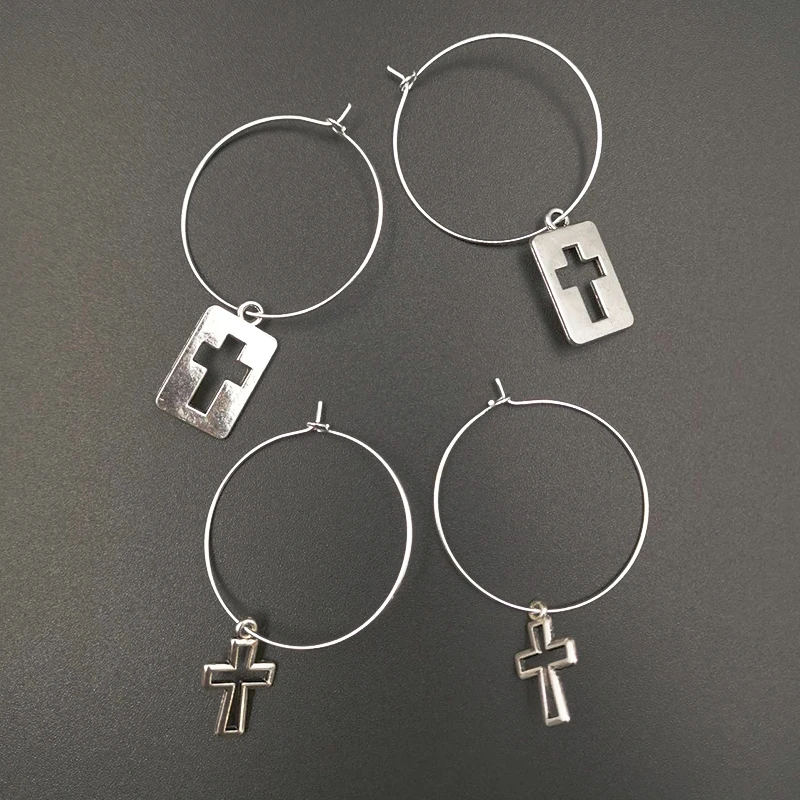 Женские маленькие серьги подвески серебряного цвета Винтажные с крестиком