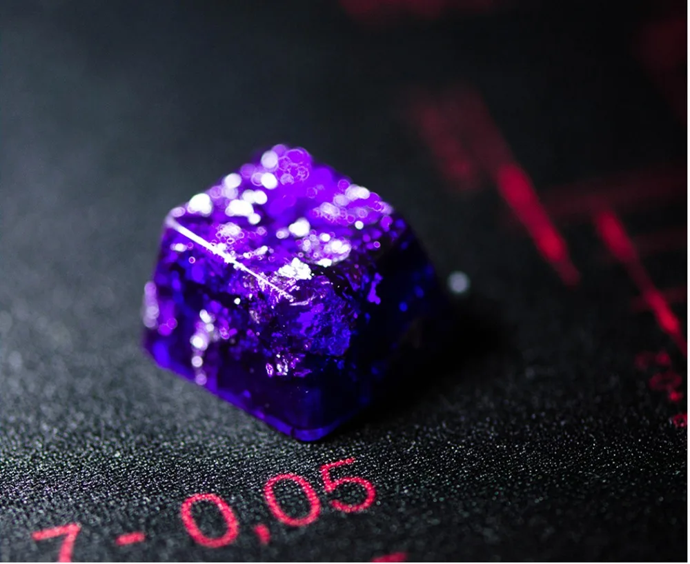 Механическая игровая клавиатура ручной работы из смолы и серебряной