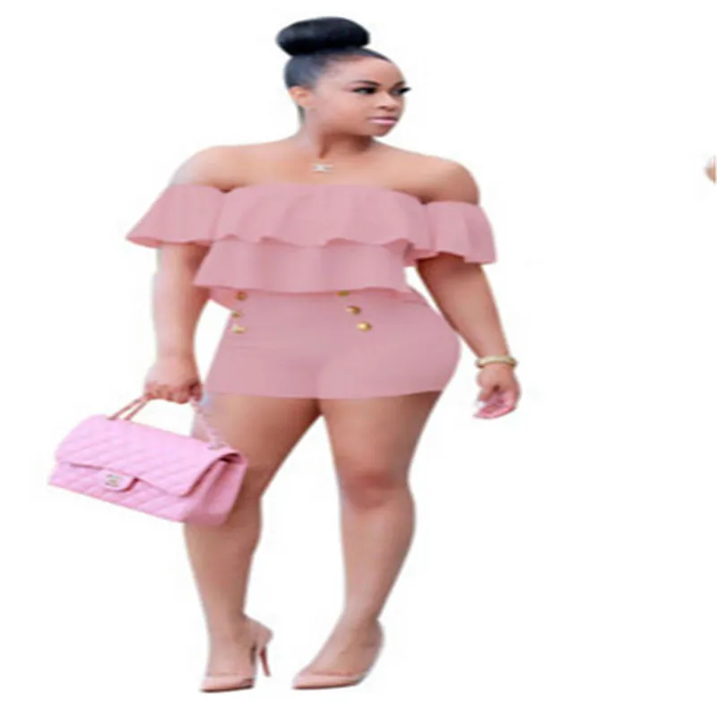 Комплект из двух предметов: топ и шорты с открытыми плечами оборками Модный