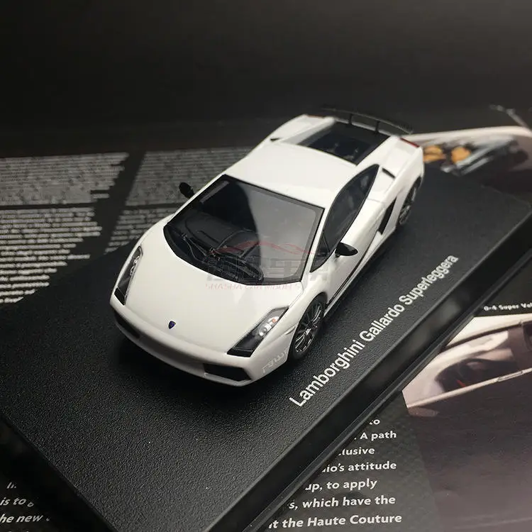 Специальная цена на литье под давлением металлический Lamborghini Gallardo Настольный дисплей коллекция моделей игрушек для детей
