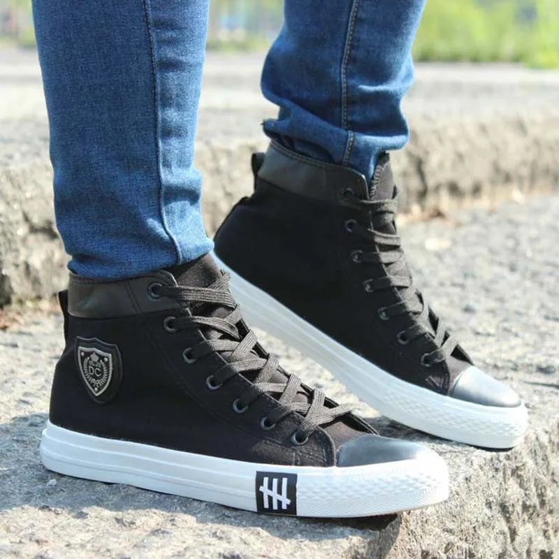 Мужская повседневная обувь из дышащего материала черные высокие кеды на