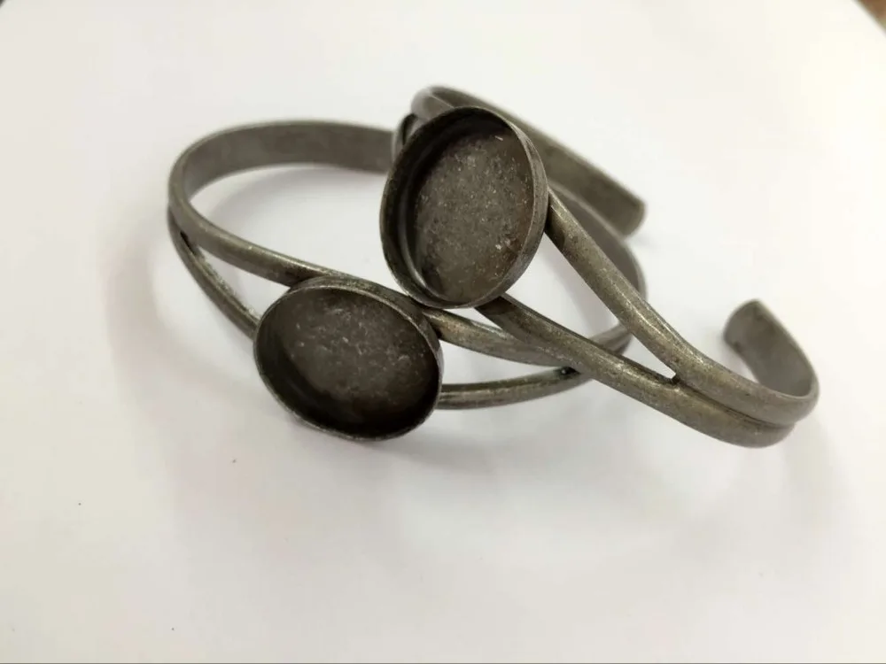 

Antique Silver Plated silver plated 20mm Cabochon Blank Bangle Base Bracelet Blank Findings, Tray Bezel Setting