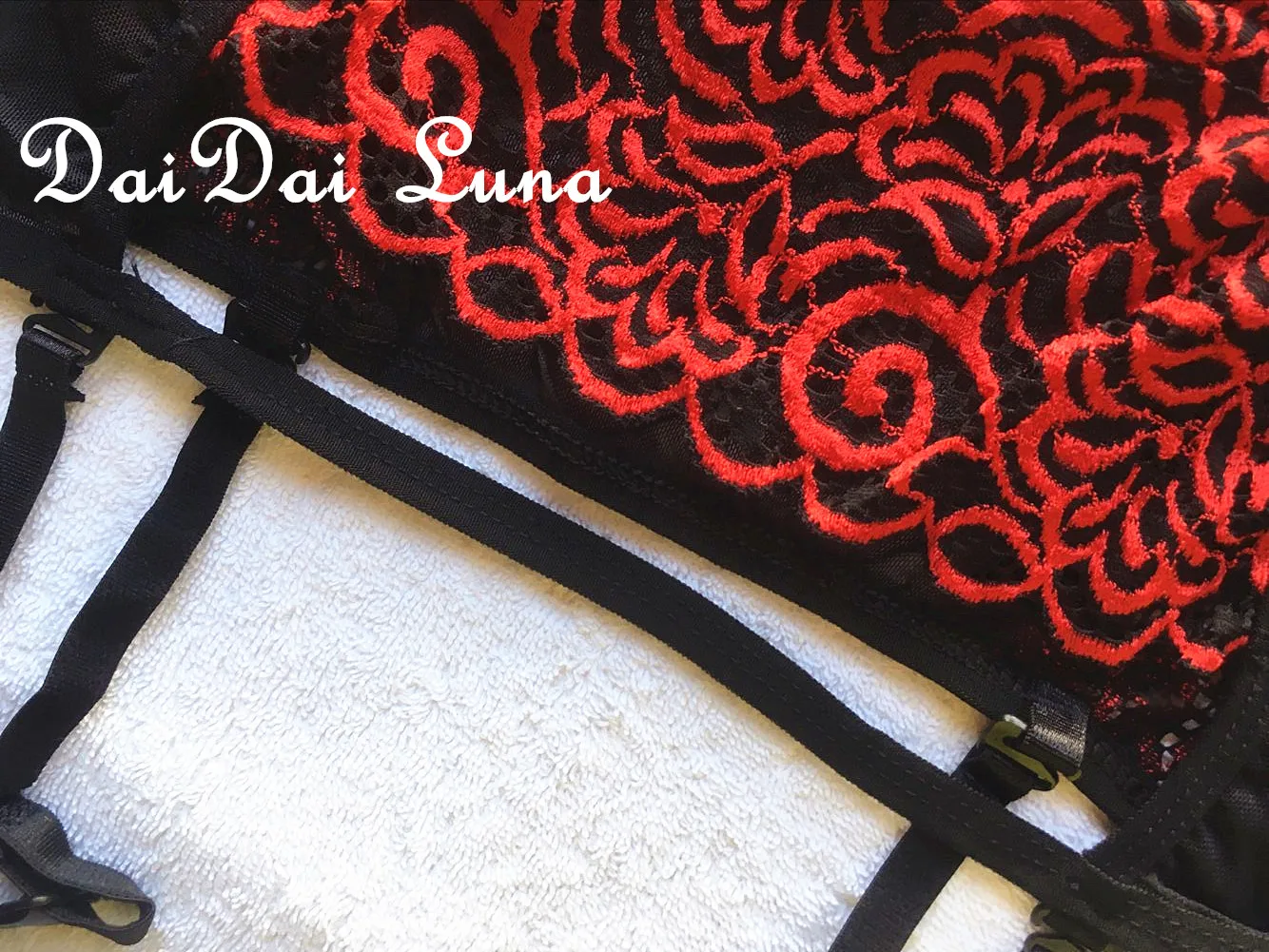 2016 новое поступление сексуальное женское белье красное кружевное нижнее с