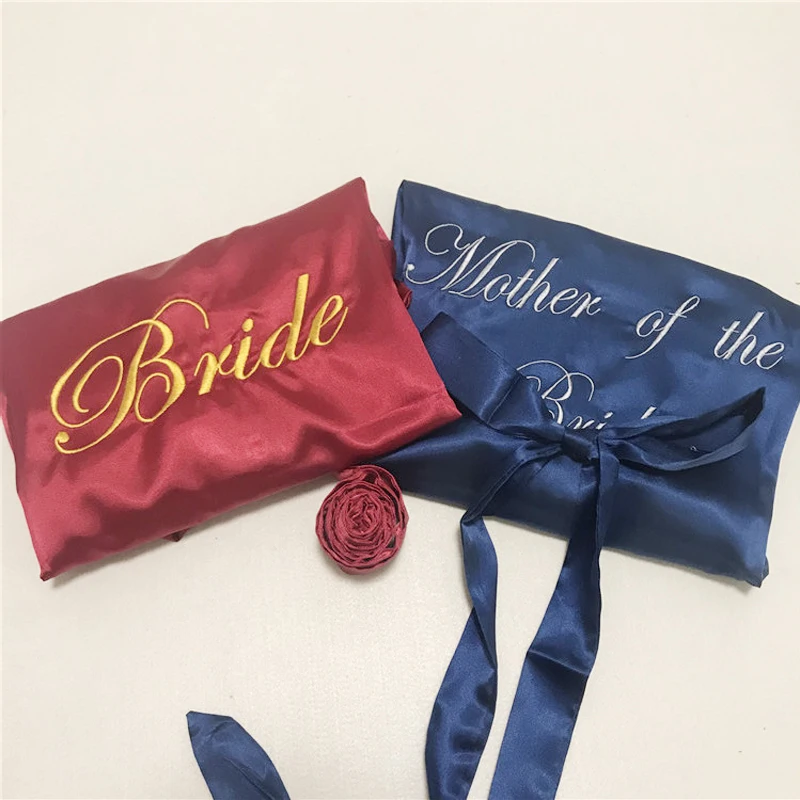 

1pcs lot Custom Embroidery name Satin Nightwear bathrobe Birthday gift Wedding proposal Team bride Hen party Bridesmaid gifts