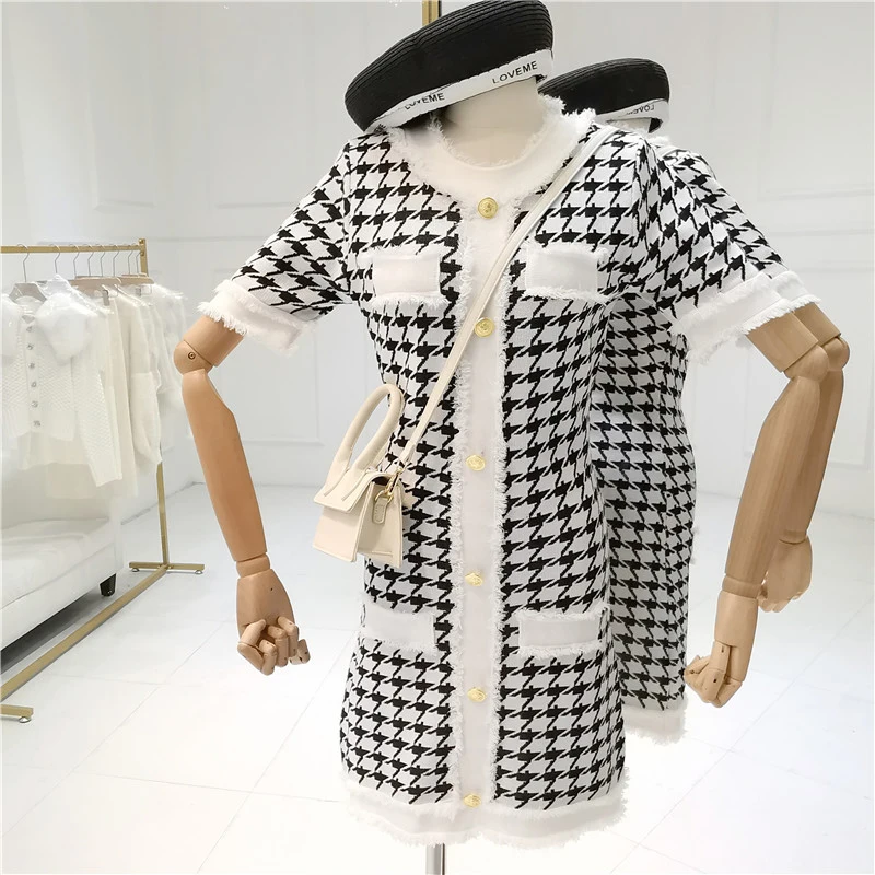 Женское платье ALPHALMODA Черное и белое элегантное с цветным квадратным грубым