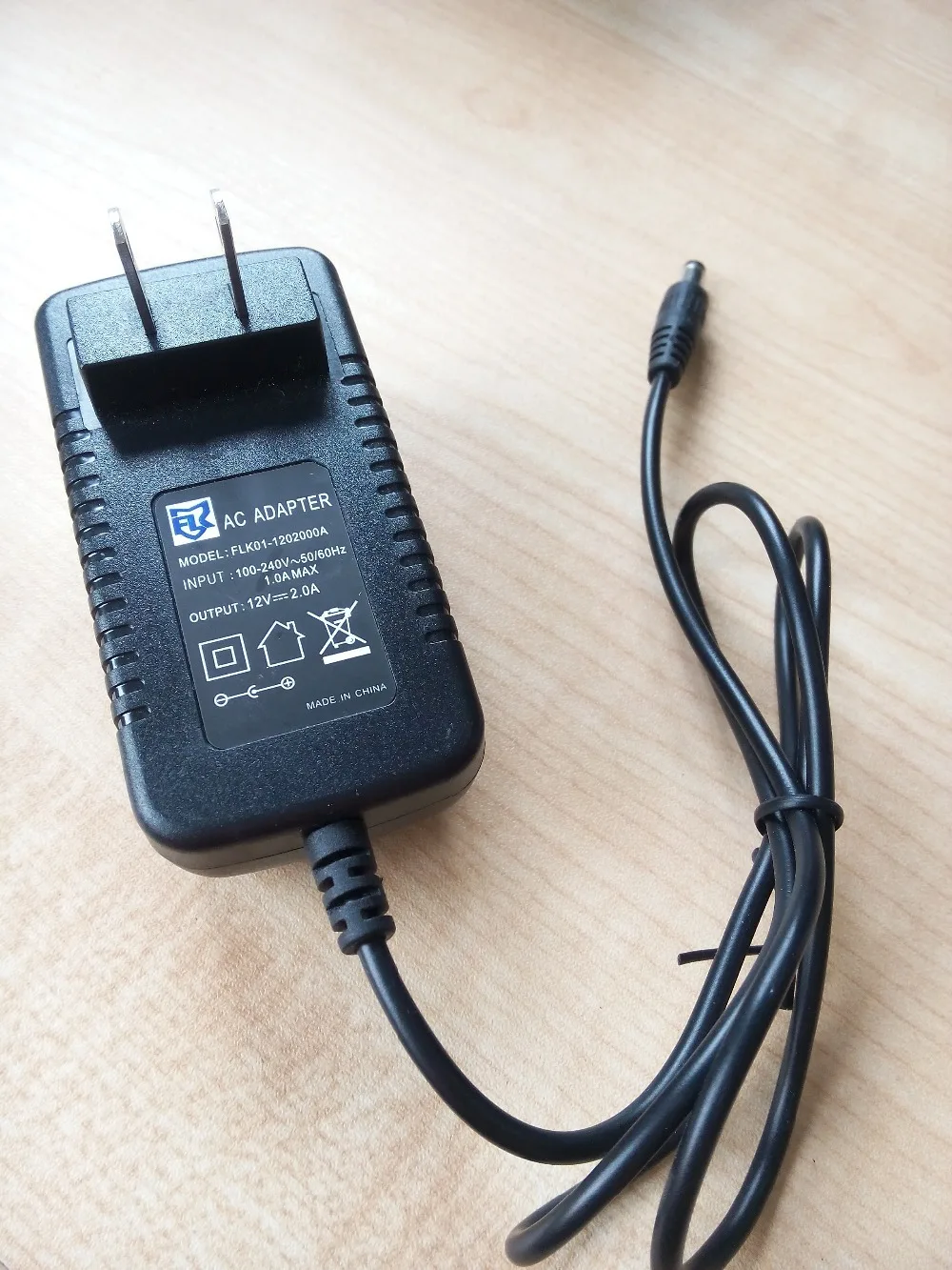 Рисунок 3 - ESCAM AC100V-240V/DC12V 2A выходная