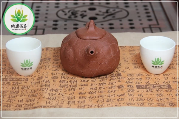 Натурального цвета настоящий исинский китайский чайник из красной глины для