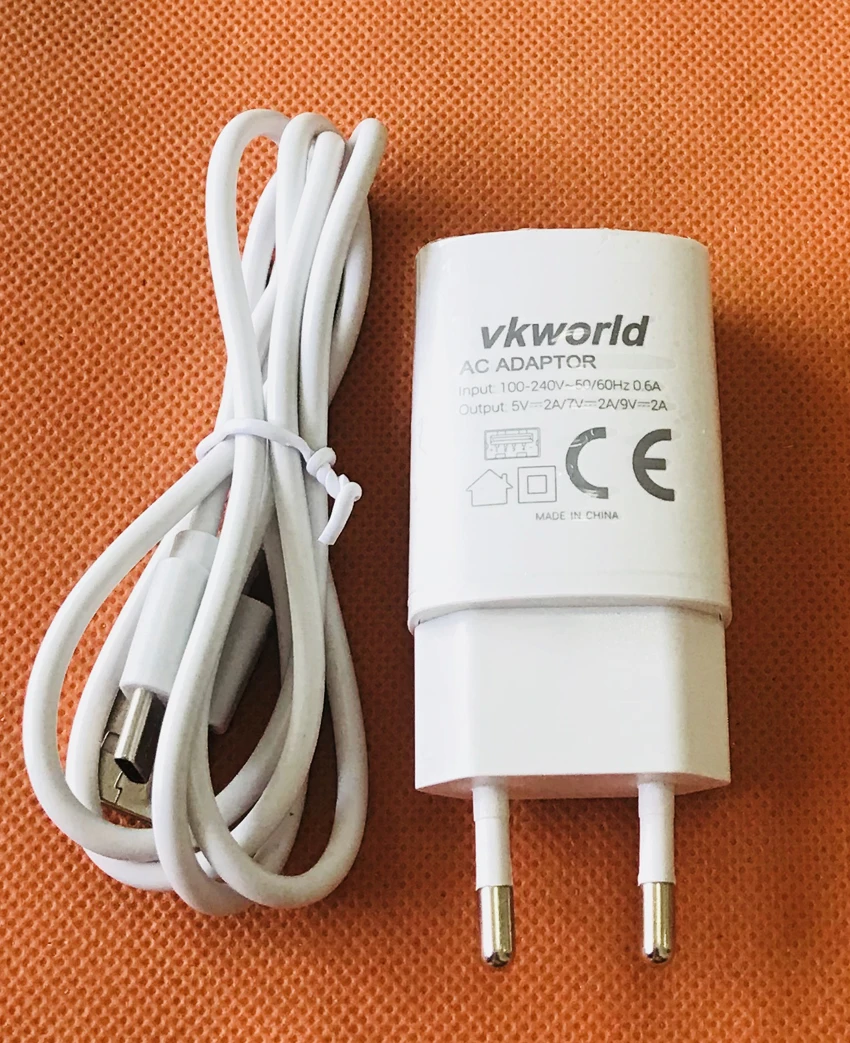 Оригинальное дорожное зарядное устройство с европейской вилкой и USB кабелем для