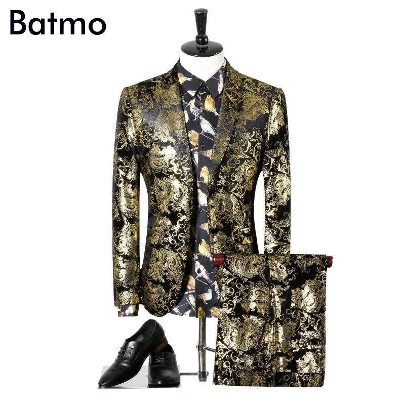 Новое поступление 2017 высококачественные бархатные Мужские костюмы с золотым