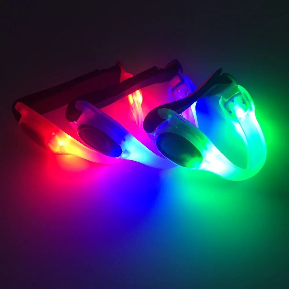 Светодиодный светоотражающий аварийный светильник силиконовый наручный