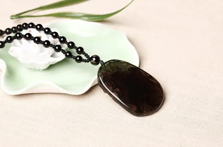Ожерелье с подвеской амулетом из натурального льда обсидиана ручной