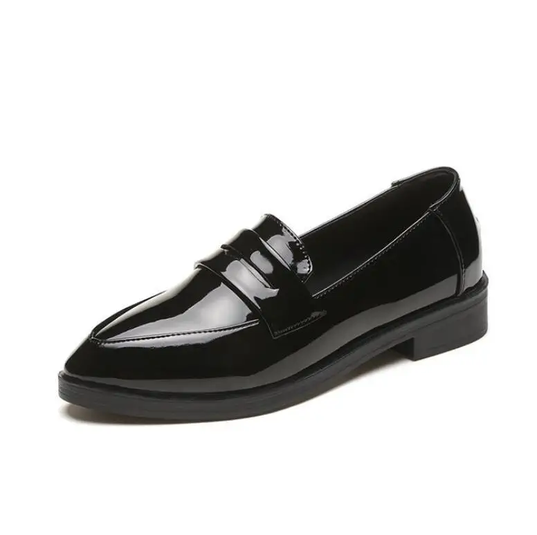 Туфли женские кожаные с острым носком классические плоская подошва лоферы