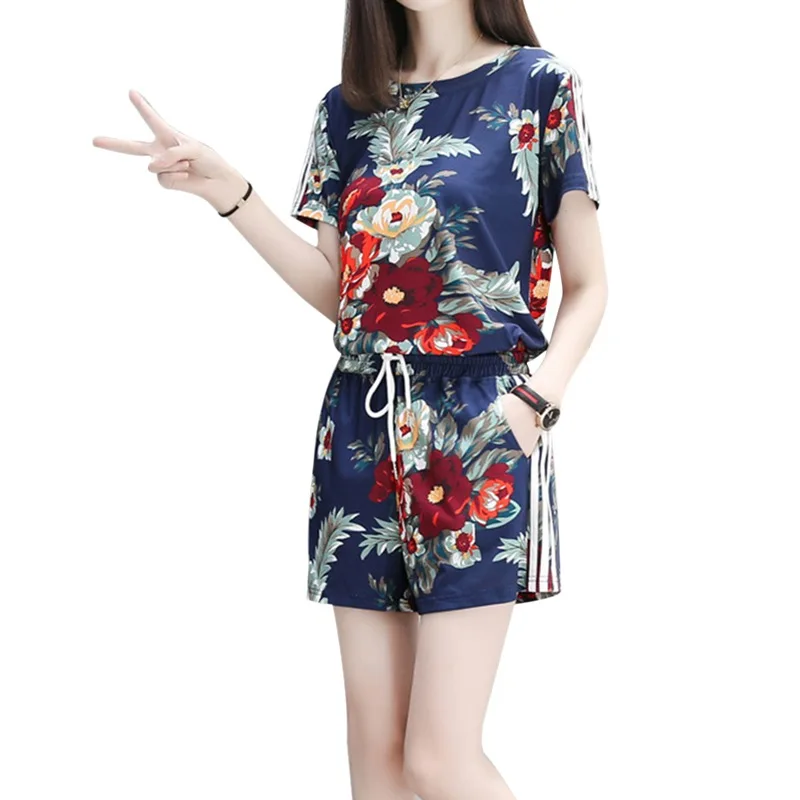 Летний комплект обтягивающая с короткими рукавами футболка круглым вырезом и