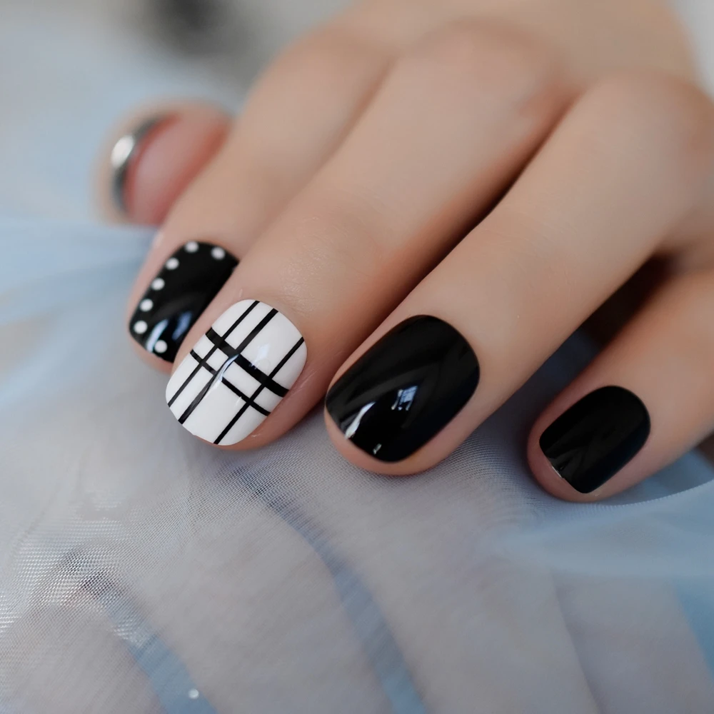 24pcs/set Classtic Black White Fake Nails Lattice Grid Artificial French False Tips Press on with Glue Sticker | Красота и здоровье