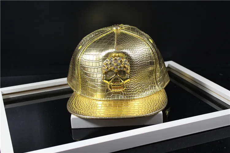 Бейсболка Мужская/женская с металлическим черепом брендовая кожаная кепка в