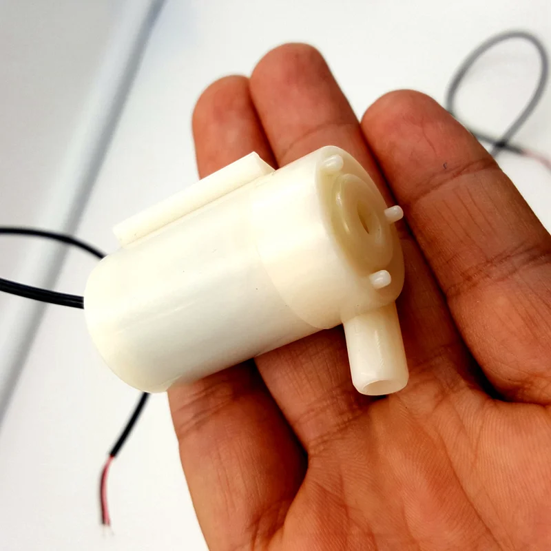 Погружной водяной мини-насос с низким уровнем шума 2 5-6 В постоянного тока 120 л/ч 1