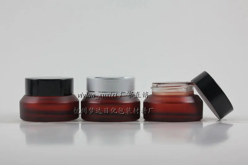 15 г розово-красная матовая стеклянная банка для крема с черной/серебристой