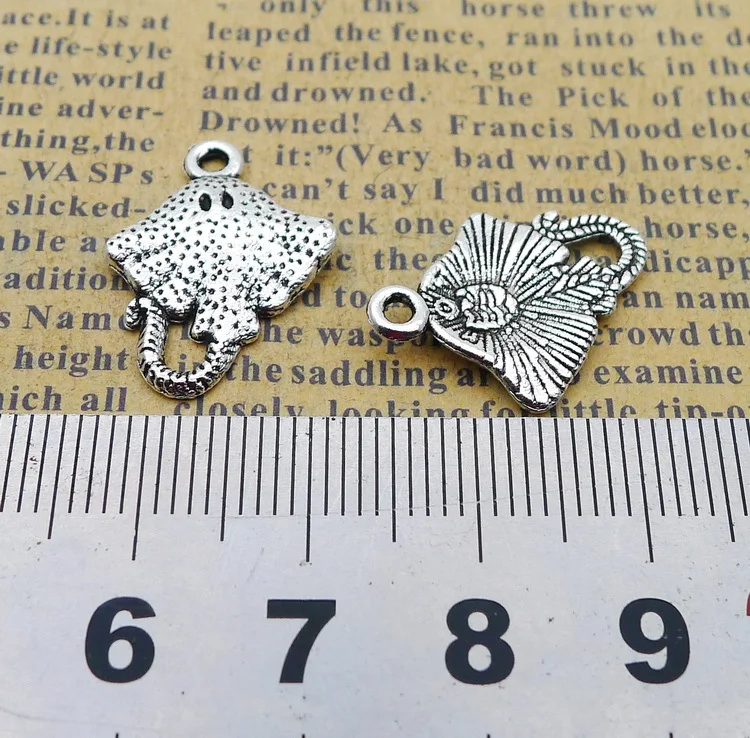 

100PCs elephant antique silver alloy Pendant charm Handmade earring bracelet necklace Jewelry Making DIY Components 15*20mm