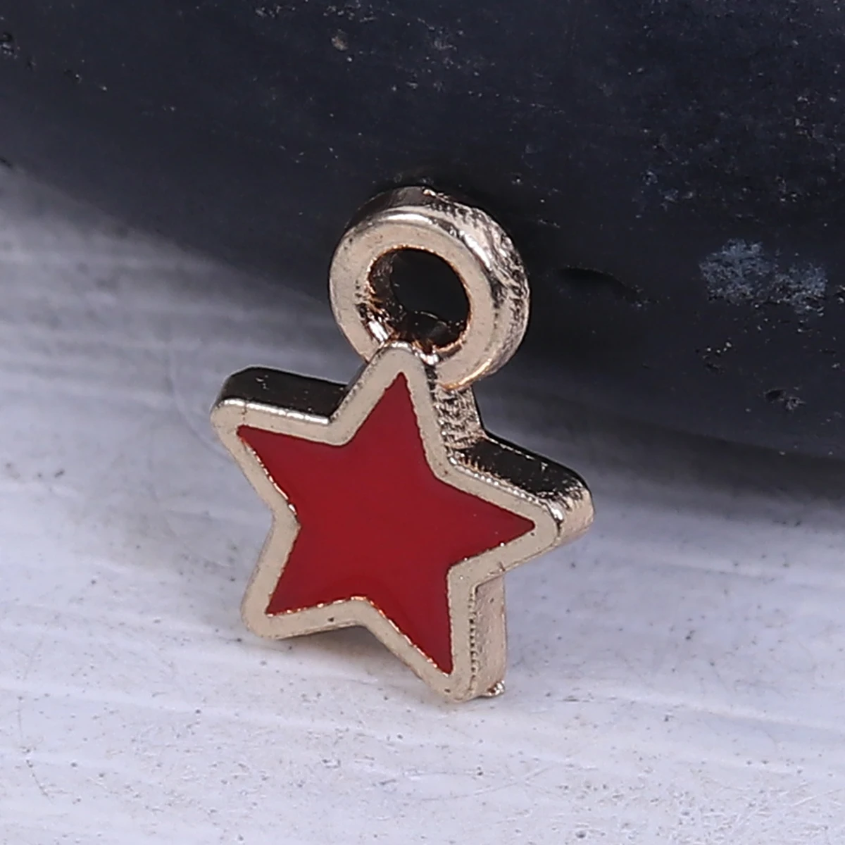 DoreenBeads сплав цинка Galaxy Charms звезда золотой цвет красная эмаль 9 мм (3/8 &quot) x 7 (2/8&quot) 30