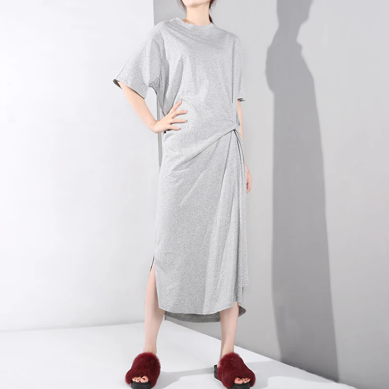 [EAM] Новинка весны summerFashion желтый свободные короткий рукав плиссированные раза асимметрия О-образным вырезом простые женские модельные S206 - Цвет: gray